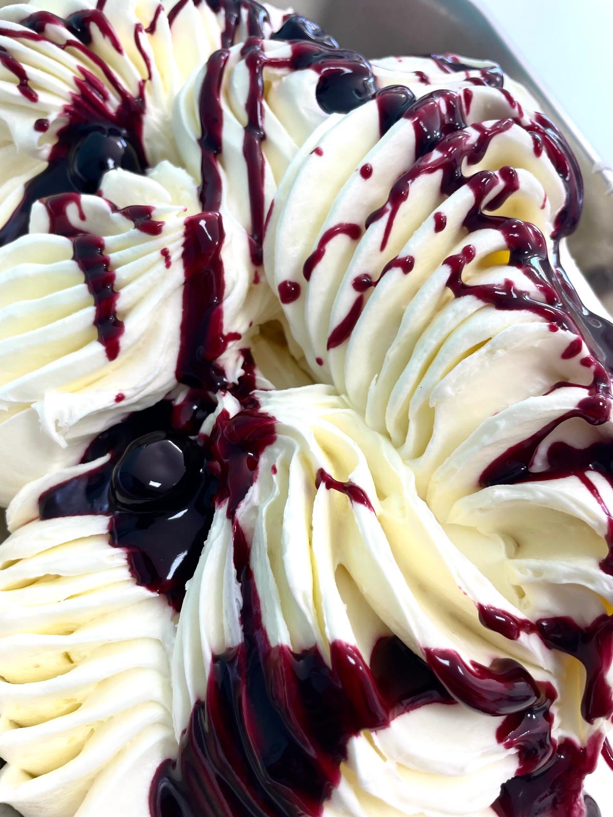 Helado de yogurt con amarena